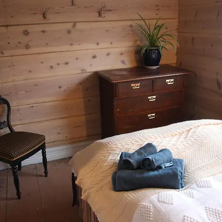 Agroturismo Tessas Eplegard, Karhuset
