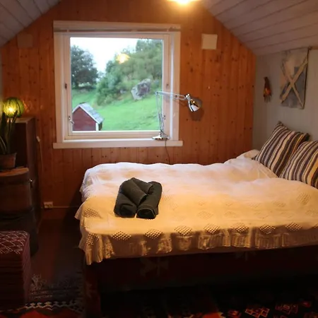 Tessas Eplegard, Karhuset Agroturismo
