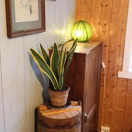 Agroturismo Tessas Eplegard, Karhuset